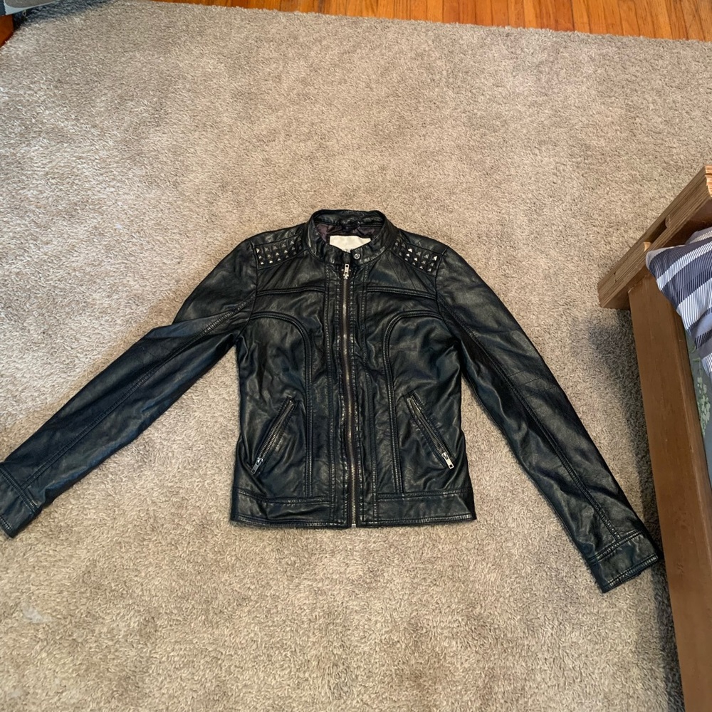 Women’s leather jacket